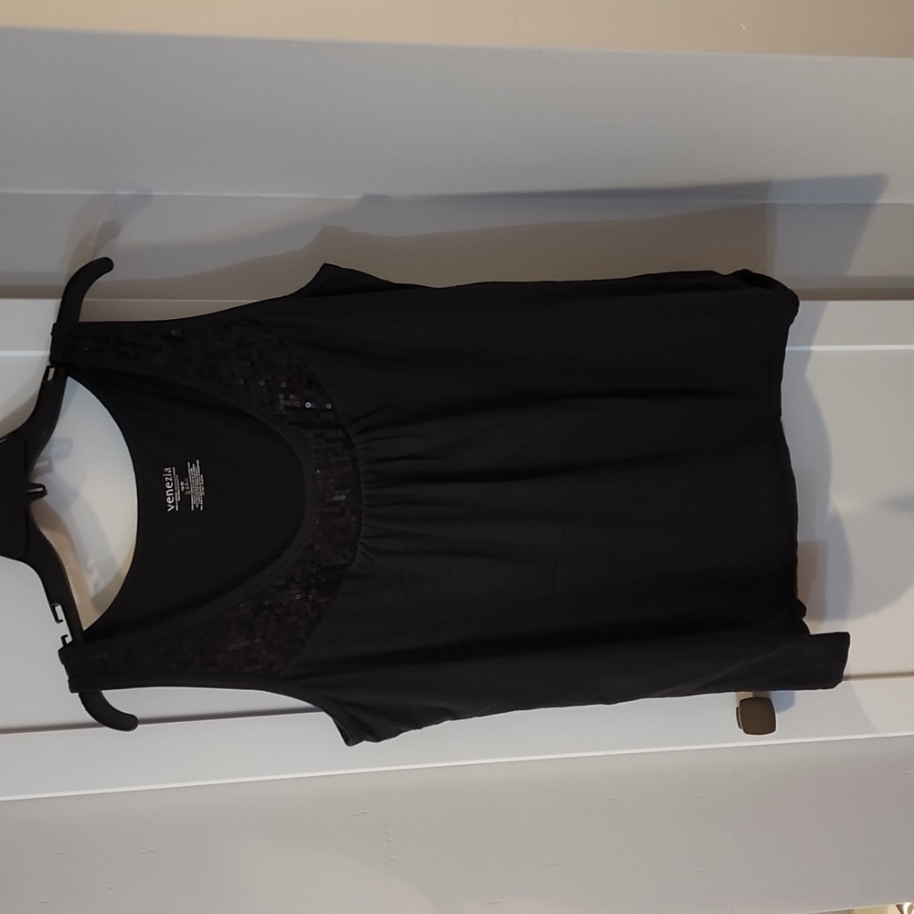 Venezia, Black Tank Top. 18/20